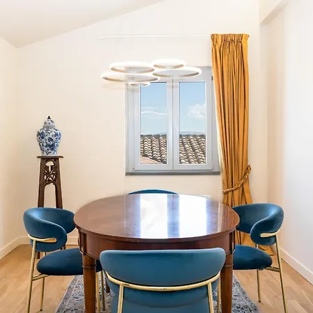 Scappo In Umbria, L'attico Del Corso *